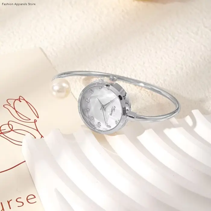 Montre-bracelet élégante à perles