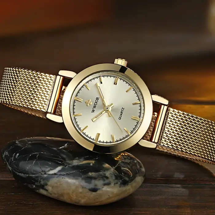 WWOOR-Montre de luxe à quartz pour femmes, étanche, simple, maille dorée