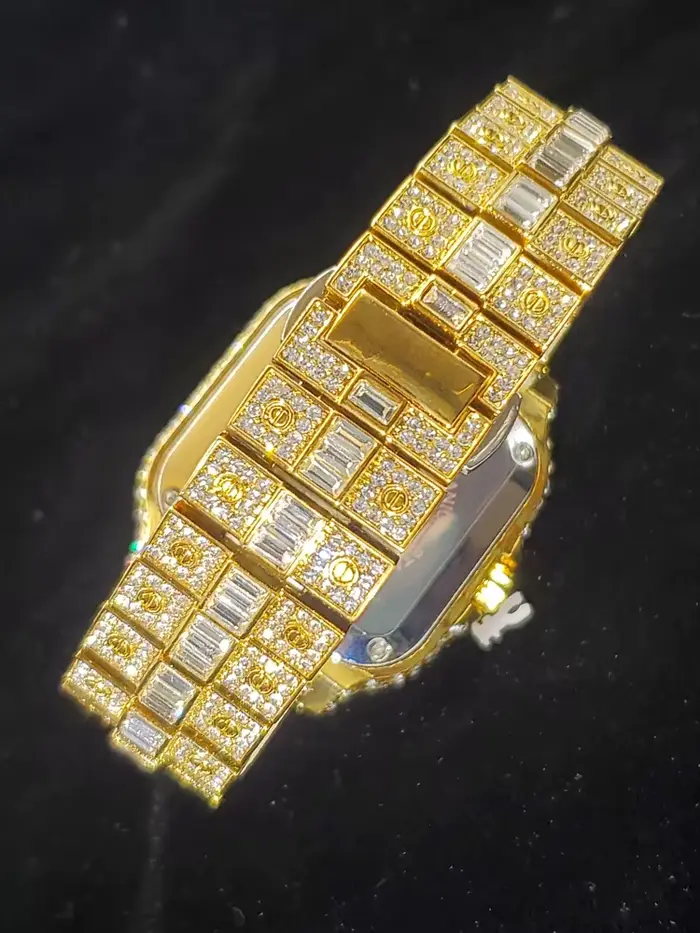 Montre en or diamant pour hommes avec calendrier complet, mouvement à quartz, bracelet solide orné de zircons, pour les occasions spéciales et les sorties professionnelles
