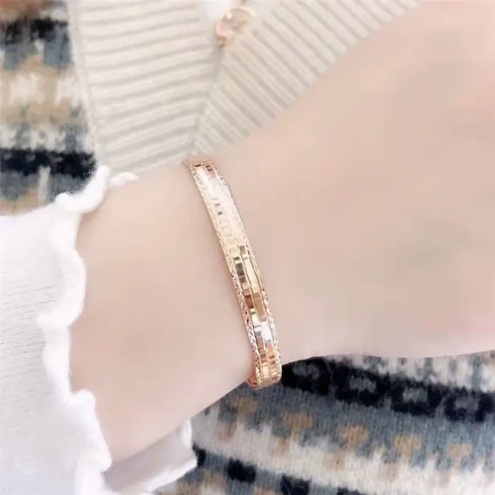 Bracelets artisanaux en or violet pour femmes