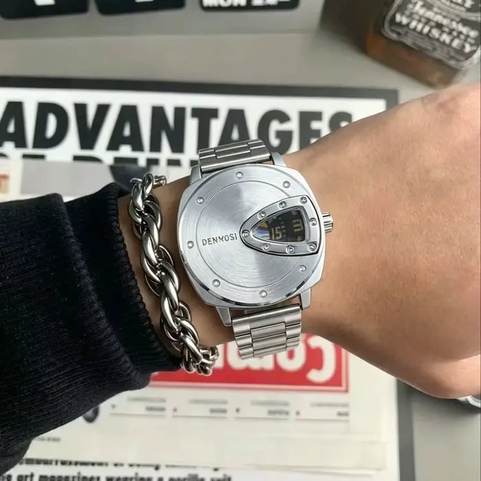 Montre créative DENVOSI avec cadran triangulaire pour homme, résistance à l'eau, mouvement à quartz, style décontracté et élégant, bracelet en acier inoxydable