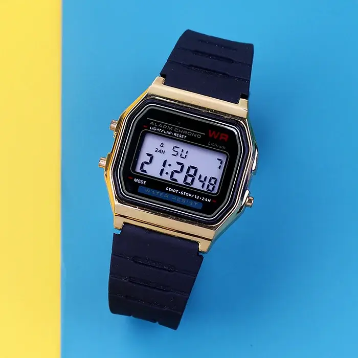 Montres électroniques pour femmes et hommes