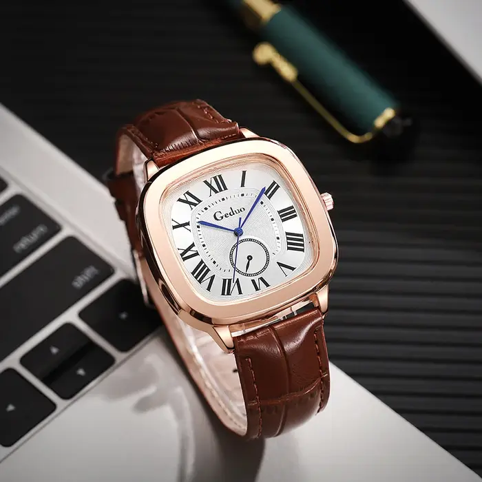 Nouveau 2025 montre à Quartz hommes femmes mode carré en cuir or blanc saphir Couple