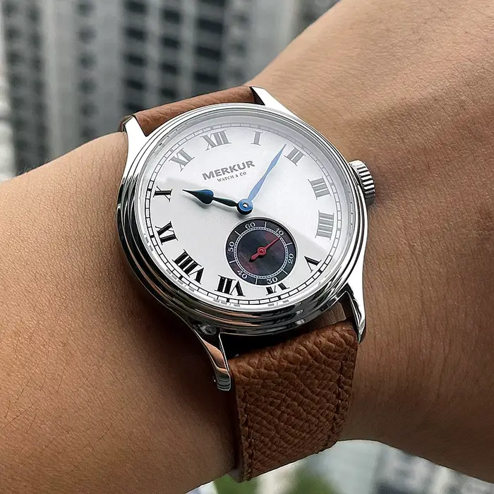 Montre Merkur Intaglio en acier inoxydable avec bracelet en cuir résistant à l'eau pour hommes occasions spéciales vintage style robuste
