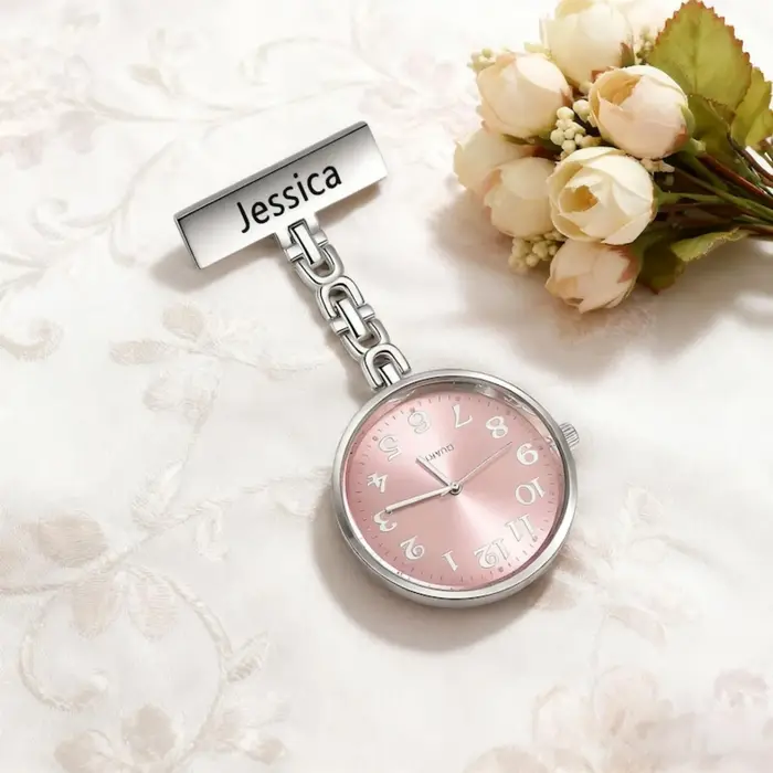 Montre de poche personnalisée avec nom pour infirmières