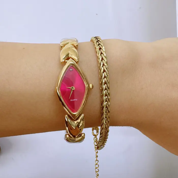 Montre plaquée or pour femmes