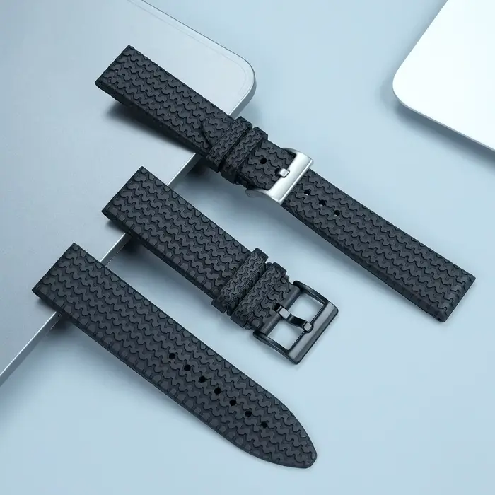 Bracelet de montre en caoutchouc pour hommes résistant à l'eau confortable et élégant pour différentes occasions