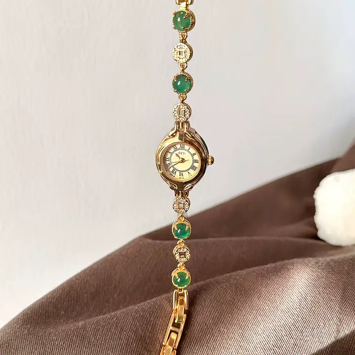 Montre GEDI Or Élégante 2026 pour Femme Style Vintage Bracelet Métal Quartz Occasions Spéciales