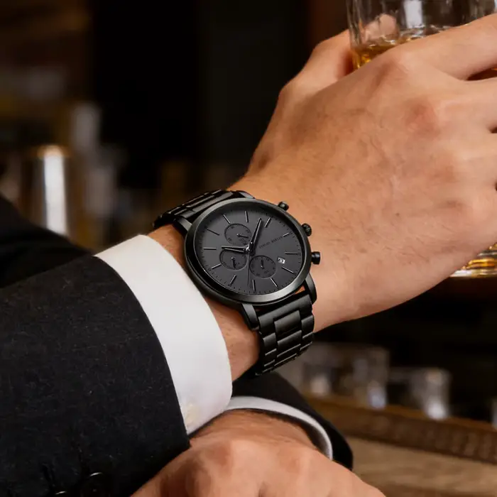 Montre Hannah Martin en acier inoxydable pour homme multifonctionnelle résistante à l'eau et aux chocs pour occasions sportives et urbaines