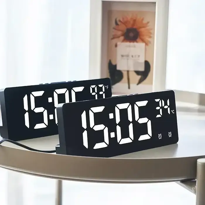 Commande vocale réveil numérique température double alarme Snooze horloge de Table de bureau Mode nuit 12/24H