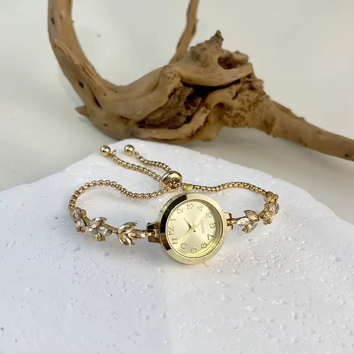 Montre trèfle à trois feuilles pour femme