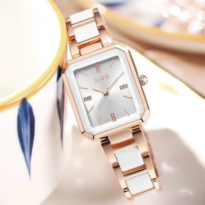 UTHAI montre pour femmes lumière luxe Simple beauté haute qualité en acier inoxydable étanche dames 