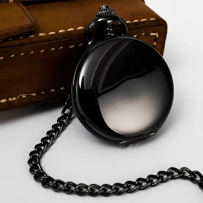 Montre de poche vintage avec chiffres romains et arabes