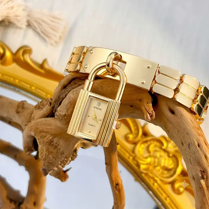 ‌ Montre en or - Montre tendance pour femme avec cadran en forme de cadenas créatif