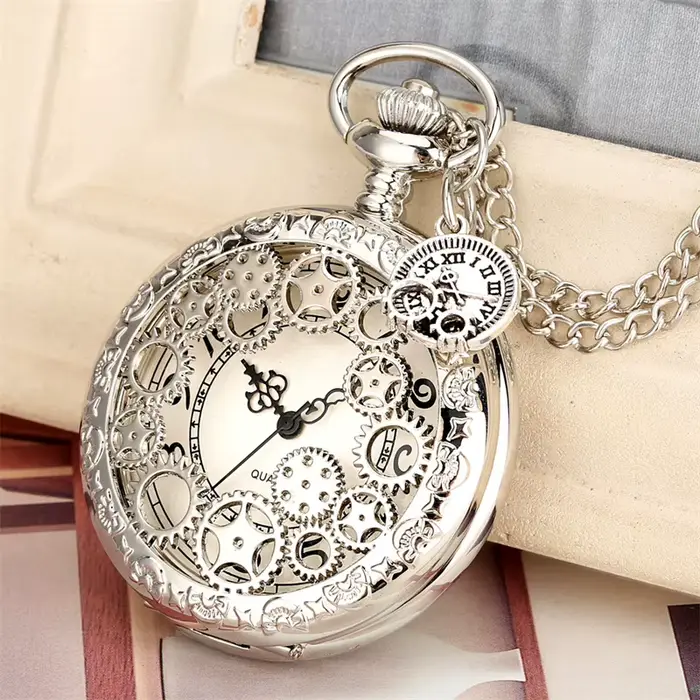 Montre de poche antique à engrenages creux argentée avec chaîne pour homme et femme occasions spéciales cadeau élégant