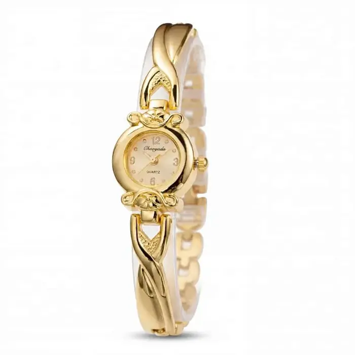 Montres fines en or pour femmes
