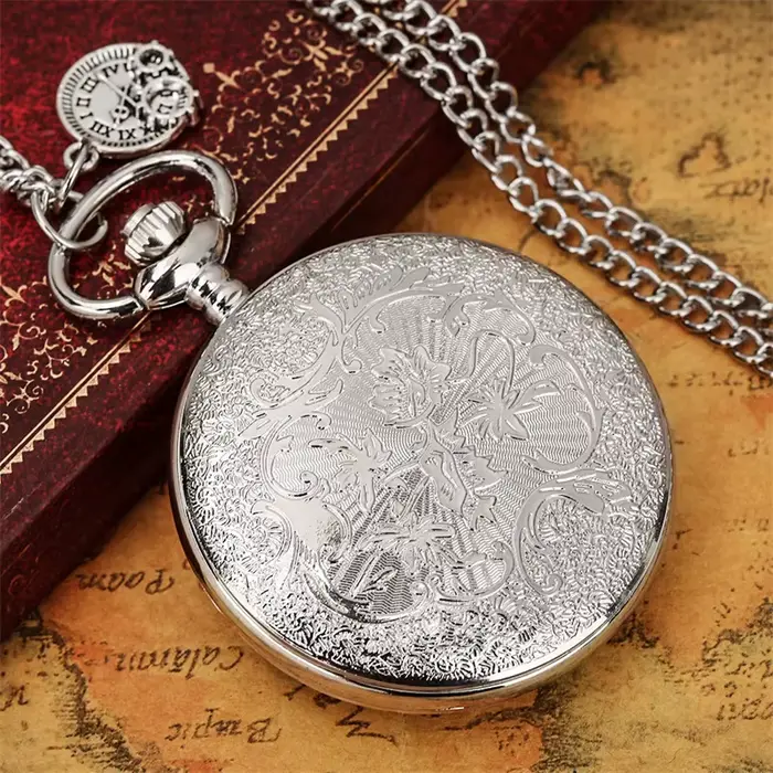 Montre de poche classique avec cadran à chiffres romains