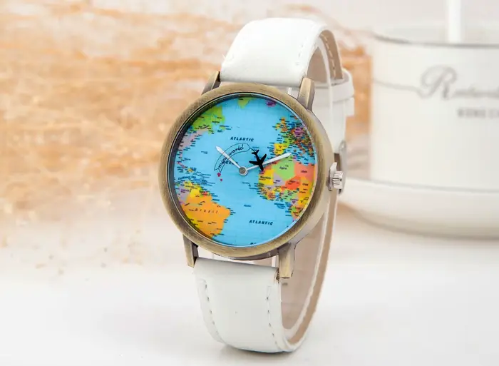 Montre pour homme en cuir avec cadran globe personnalisé mouvement quartz pour occasions quotidiennes et spéciales
