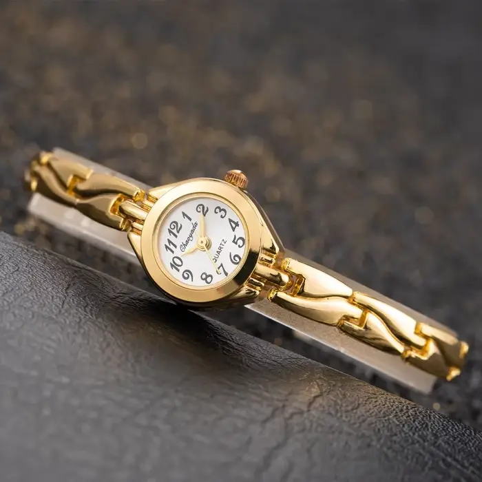 Montre de luxe plaquée or pour femmes