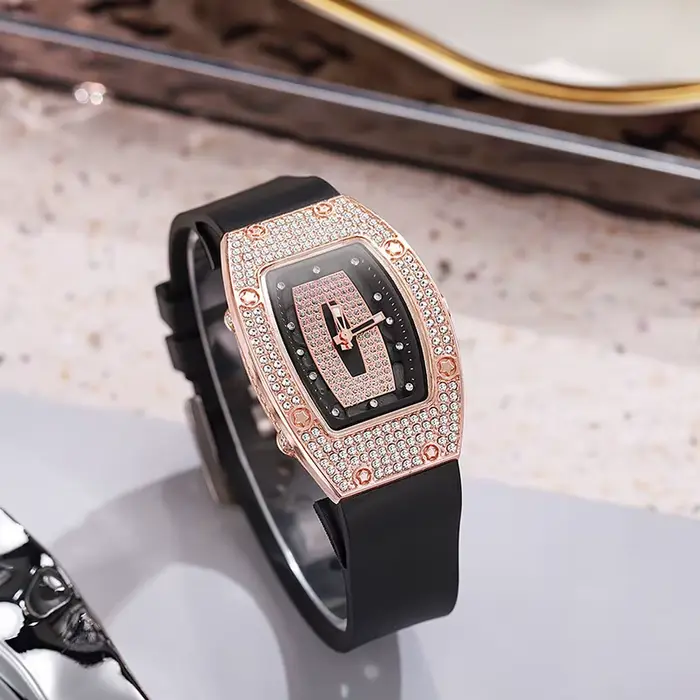 Nouveau Top montres de luxe pour femme célèbre cristal Silicone gelée montre à Quartz étudiants cadeau Reloj Mujer dames Tonneau montre-bracelet