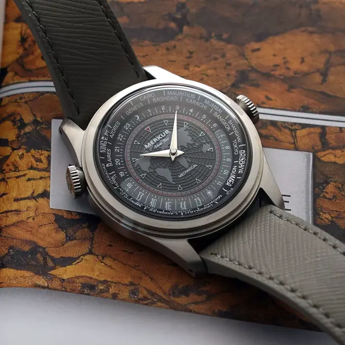 Montre Merkur en acier inoxydable avec cadran en émail et mouvement manuel mécanique pour hommes occasions spéciales vintage style rétro