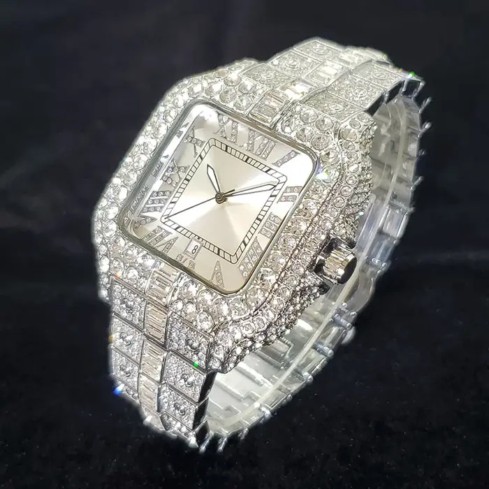 Montre en acier inoxydable de luxe pour homme avec mouvement Quartz, résistance à l'eau, affichage lumineux et fermoir caché à bouton-poussoir pour différentes occasions