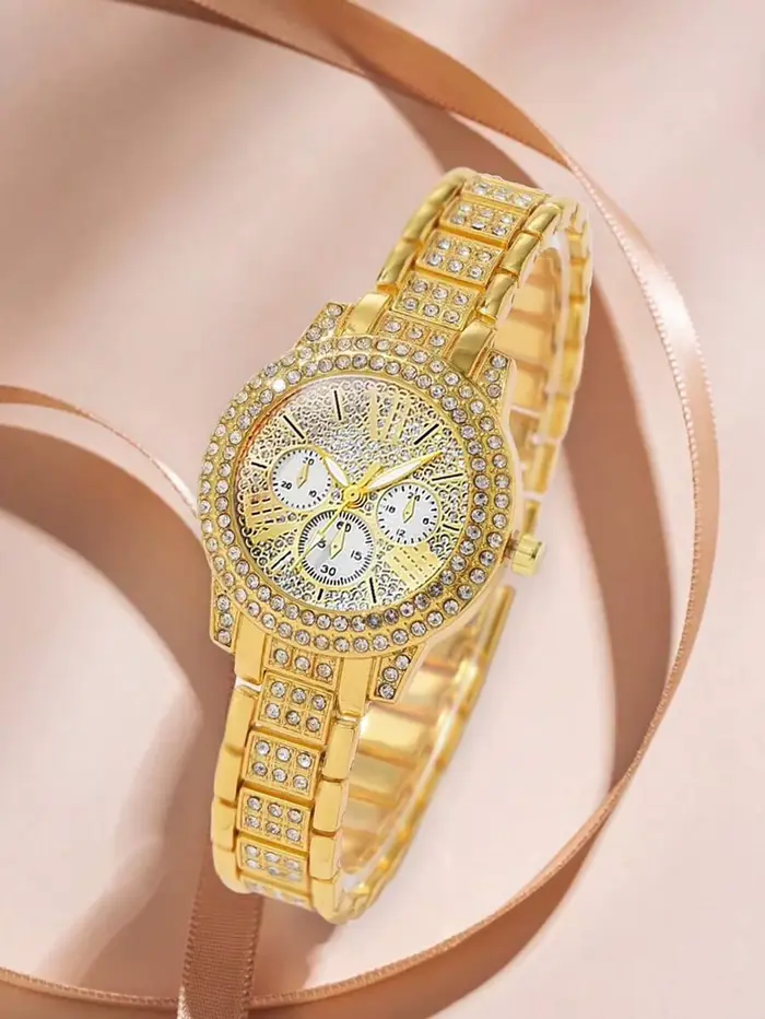Luxueux ensemble de montres à quartz et de bijoux pour femme avec des gravures complexes