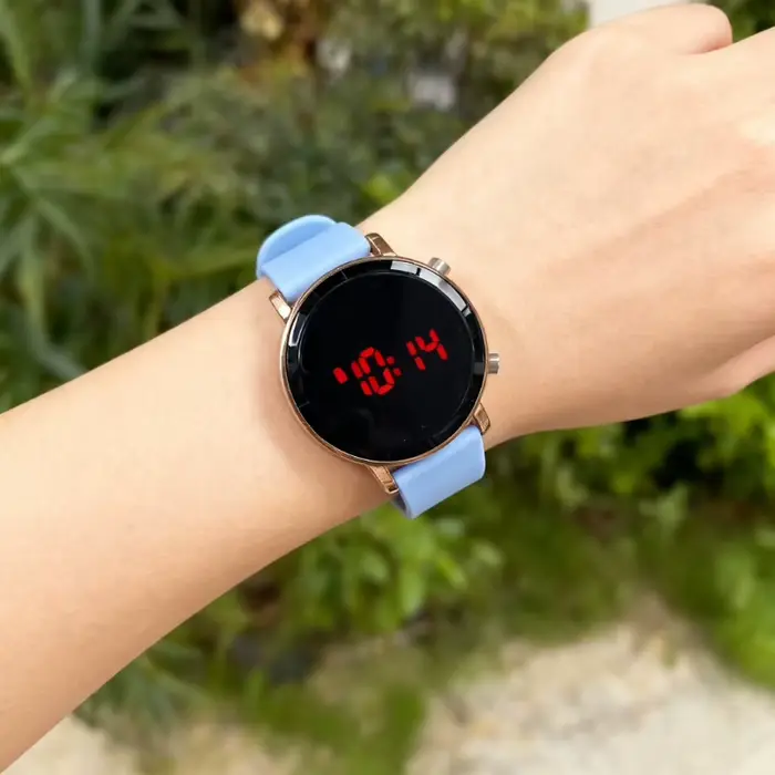Montre numérique TINUORA pour femme, affichage LED, silicone, design rond, résistance à l'eau, mode et décontracté, cadeau occasionnel