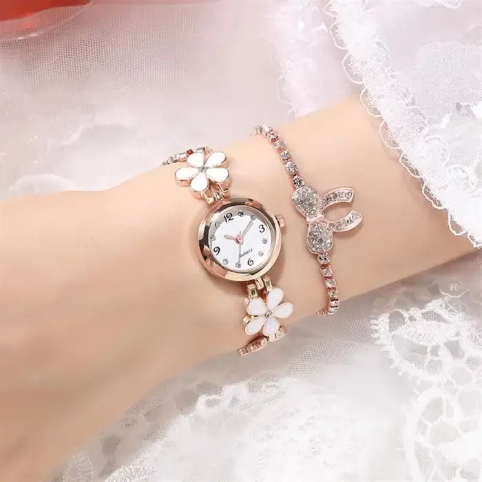 Montre-bracelet quartz pour femme élégante et polyvalente style vintage cadeau pour femmes occassions spéciales quartz analogique-digital bracelet acier argenté
