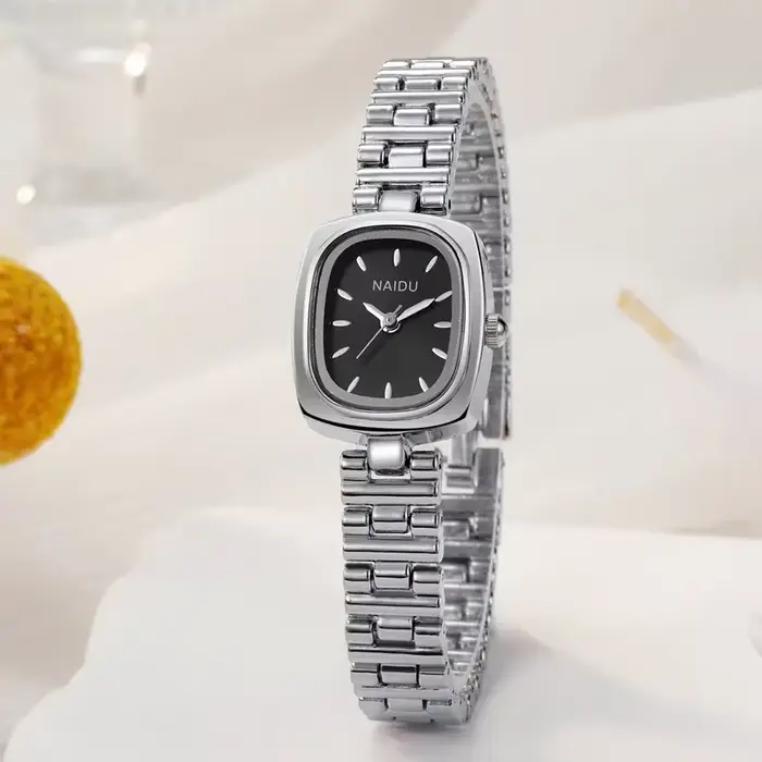 Montre en or avec bracelet en acier inoxydable pour femme