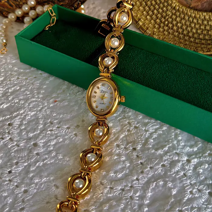 1 montre de luxe haut de gamme pour femme, neuve, avec incrustations de perles et de strass, au desi