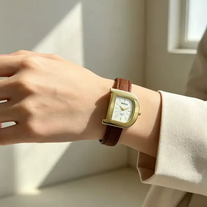 Montre à cadran de style D pour femmes