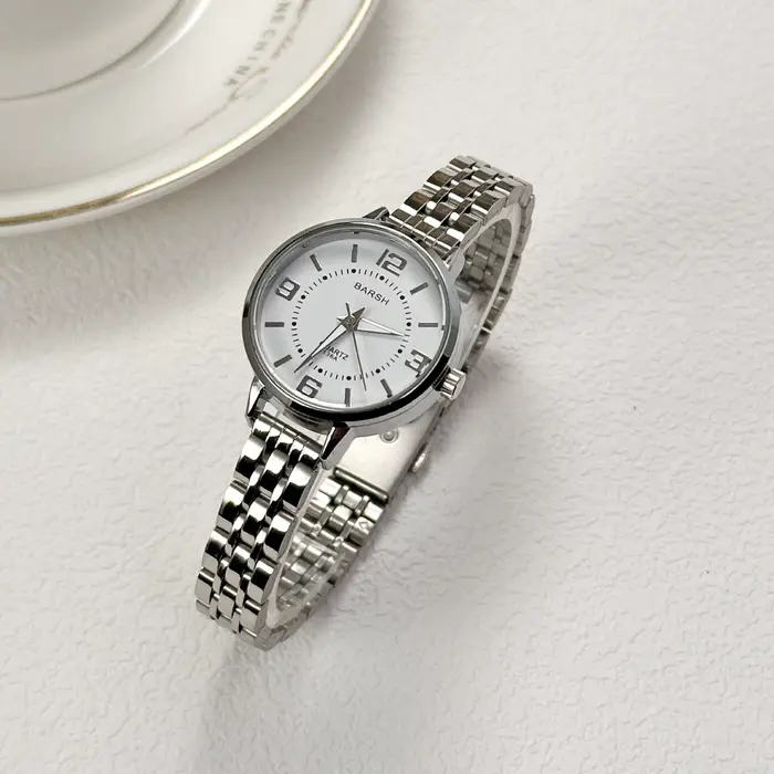 Montres pour femmes mode polyvalente