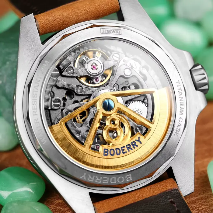 Montre BODERRY en titane avec mouvement automatique pour homme résistante à l'eau et lumineuse pour différentes occasions élégantes et sportives
