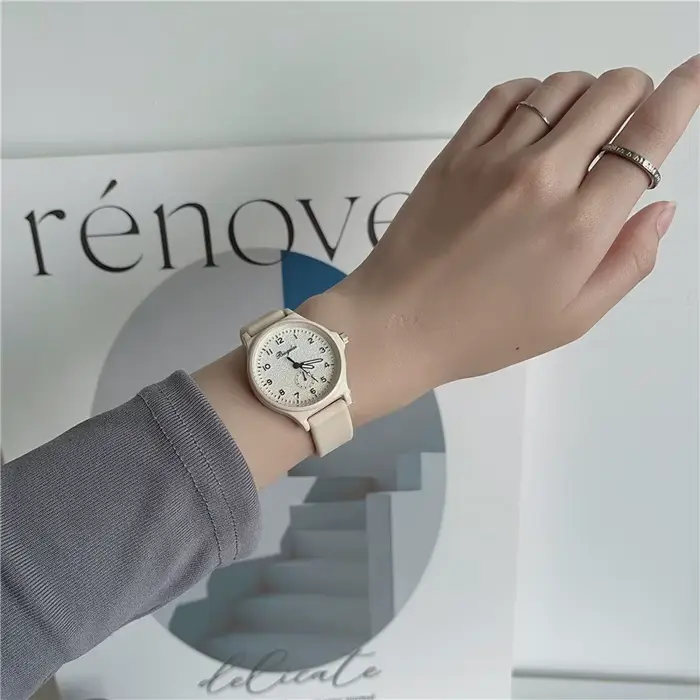 Montre rétro pour femme, montre pour lycéenne, montre à quartz simple et mignonne avec bracelet en s