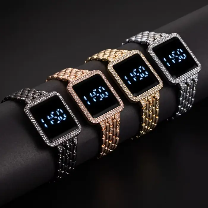 Montre numérique de luxe en alliage avec bracelet ajustable pour femmes, résistante à l'eau, idéale pour toutes les occasions