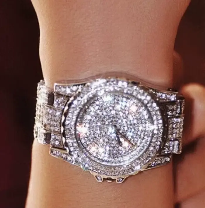 Montre-bracelet en cristal de luxe pour femme