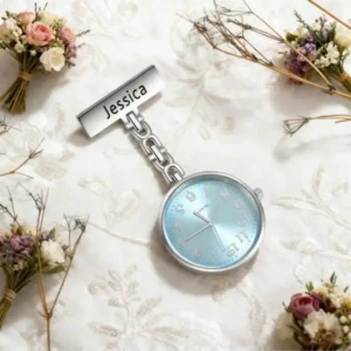 Montre de poche personnalisée avec nom pour infirmières