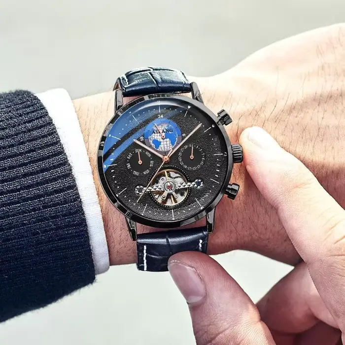 Montre mécanique automatique multifonctionnelle The Earth Chronograph