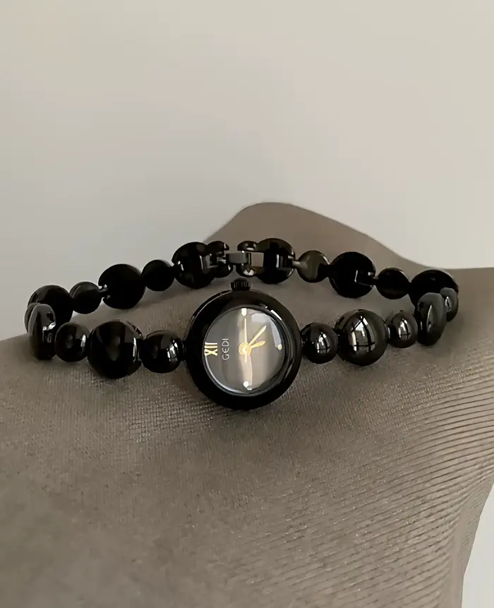 Montre bonnet style Bracelet pour femmes, petite et exquise, nouvelle montre haut de gamme en acier 
