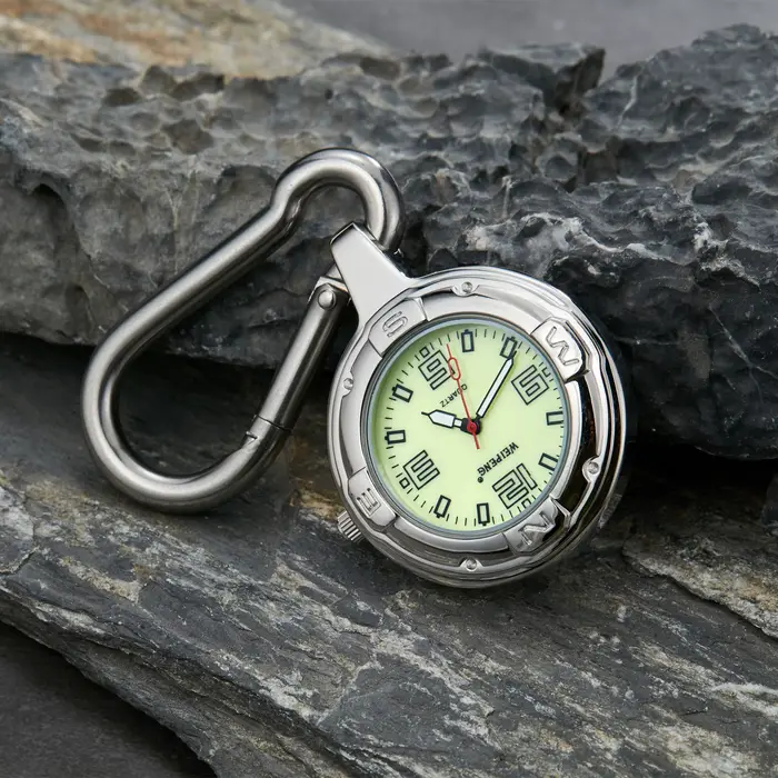 Montre rétro lumineuse homme acier inoxydable pour randonnée escalade sports plein air voyages
