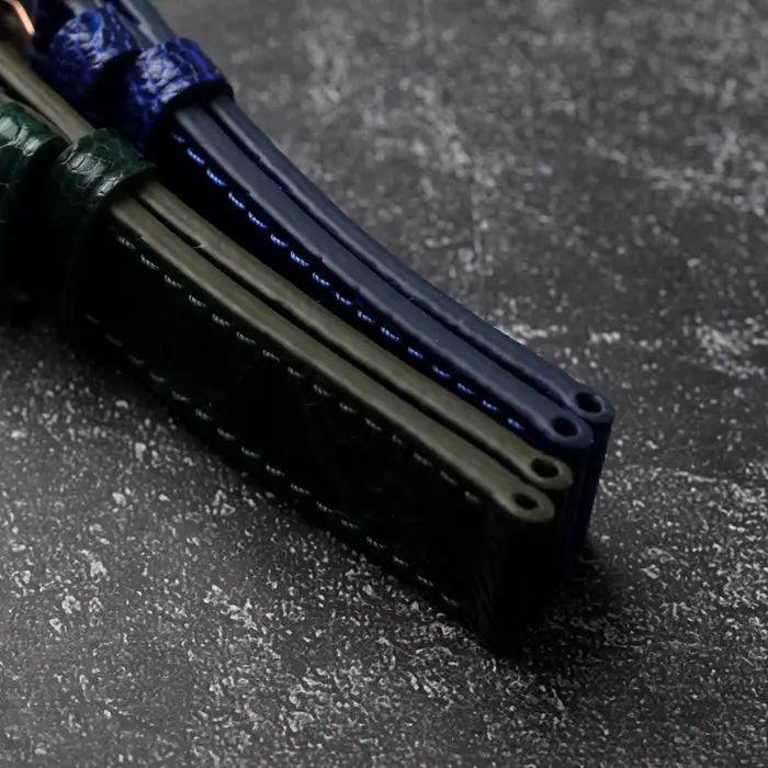Bracelet en cuir de pied d'autruche fait main style vintage pour homme ou femme occasion spéciale bleu vert noir rouge