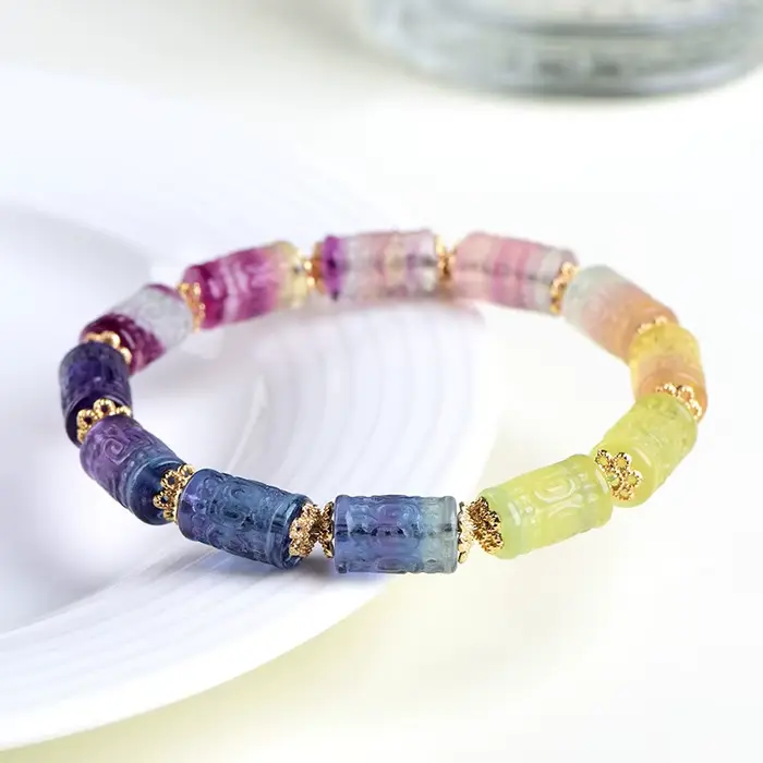 Bracelet en perles de cristal de fluorite arc-en-ciel naturelle