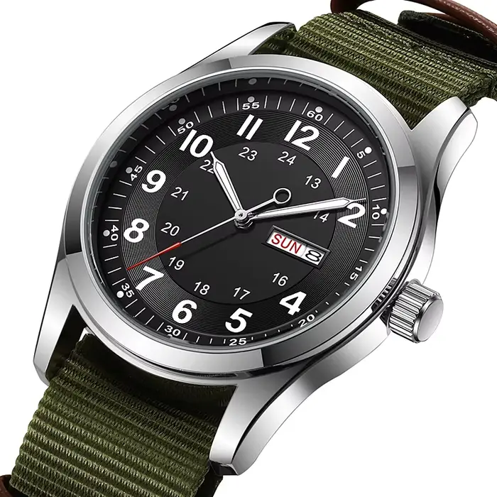 Montre de terrain 2026 42 mm avec cadran lumineux