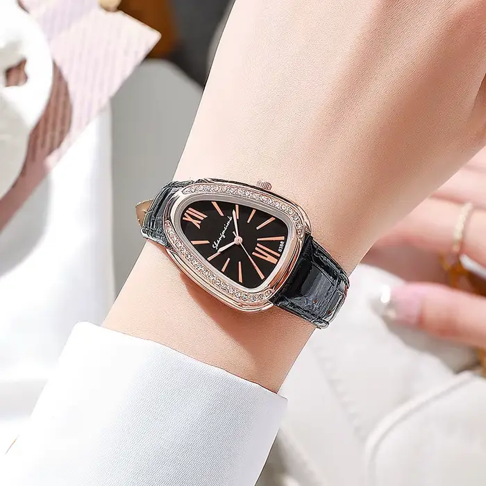 Mode serpent forme cadran femmes montre à Quartz bracelet en cuir décontracté montre-bracelet pour dames horloge cadeau Reloj Mujer (sans boîte)
