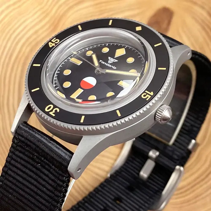 Tandorio – montre rétro noire pour hommes