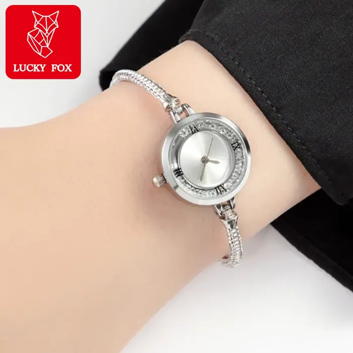 Montre à fouet haut en acier inoxydable pour femme