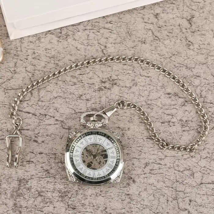 Montre de poche mécanique à remontage manuel