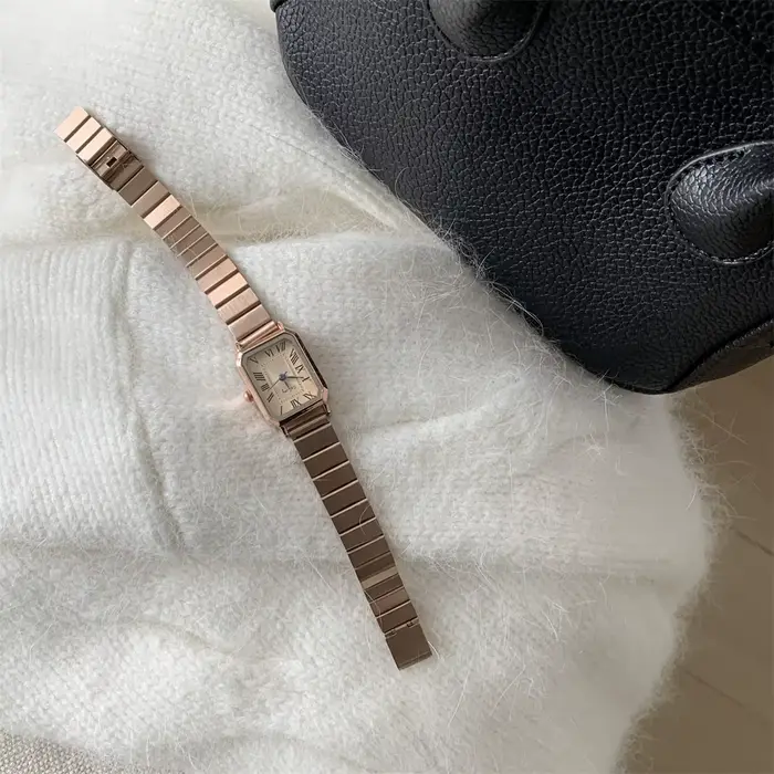 Montre pour femme Vintage simple étudiant montre acier bracelet en bambou vintage senior sens du tem