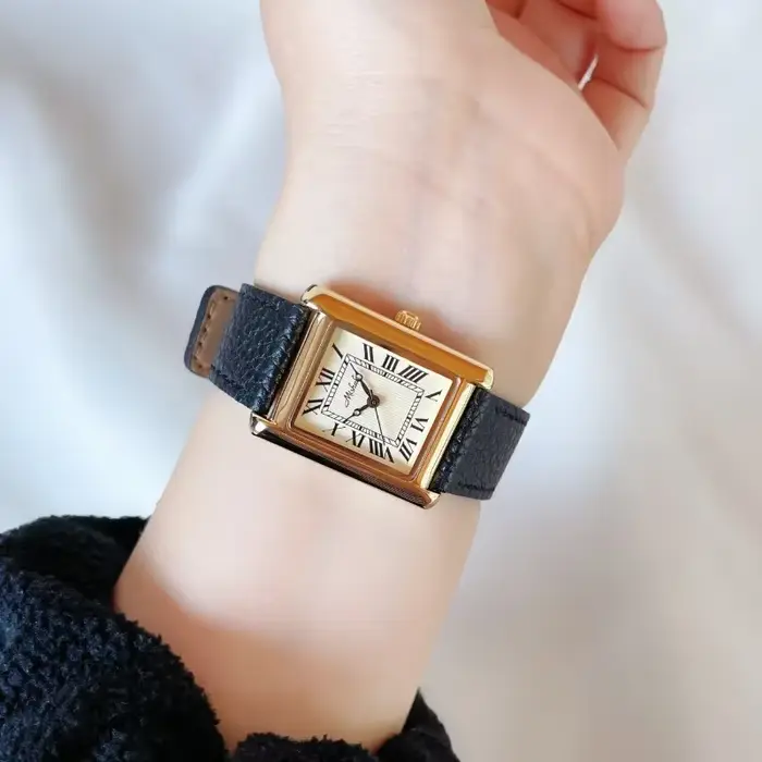 Montre pour femme de luxe Quartz Vintage plaqué or numéro romain H cadran bracelet en cuir